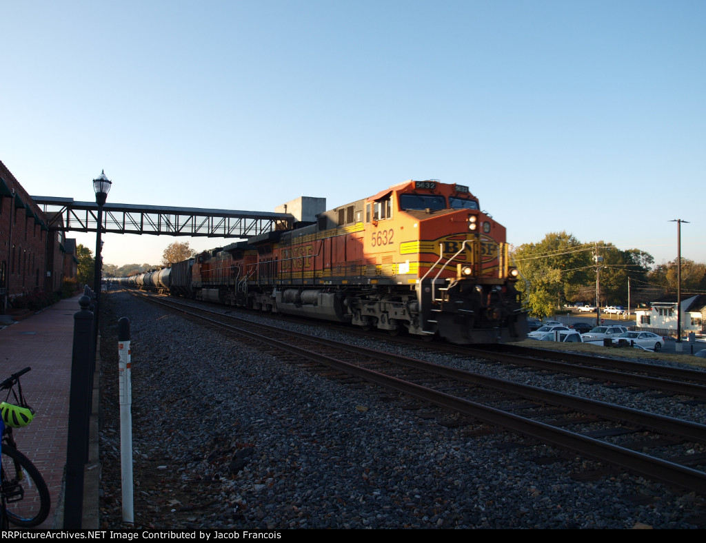 BNSF 5632